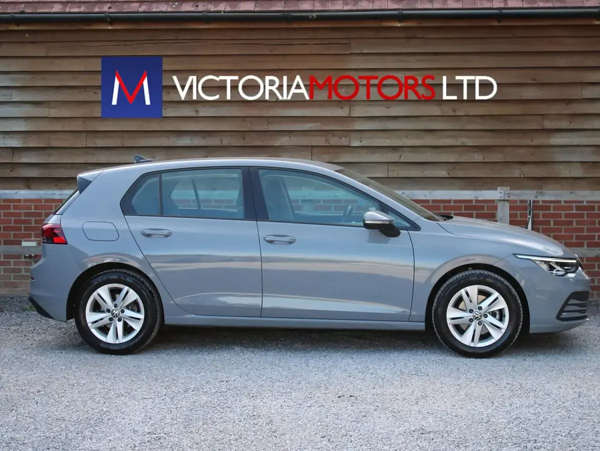 Used VW Golf VIII Life 150 HP (110 kW) 2022 Grey Hatchback