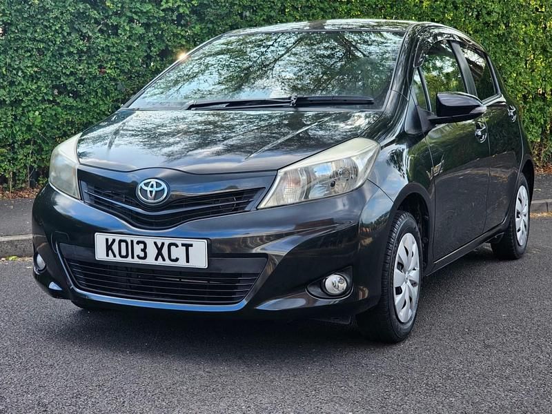Black Used 2013 Toyota Yaris | £5,875 (Super price) - Image 1/4