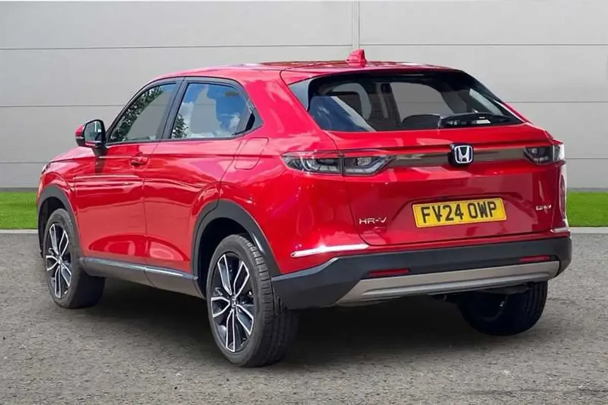 Used Honda HR-V Elegance 131 HP (96 kW) 2024 Red SUV