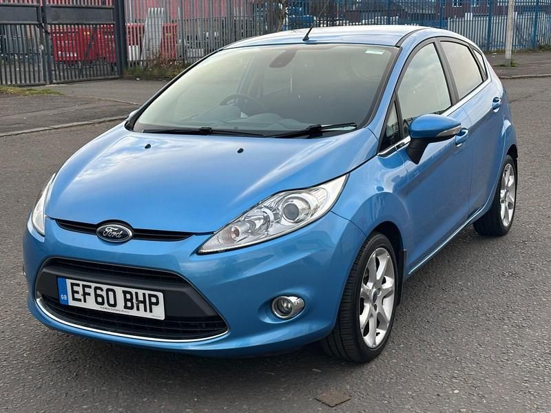 Usado Ford Fiesta Titanium 96 HP (70 kW) 2011 Azul Citadino