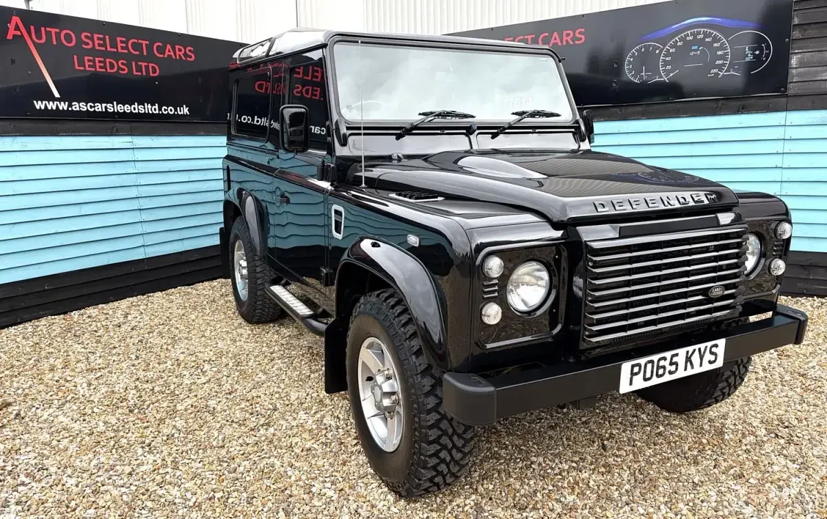 Usado Land Rover Defender Landmark 122 CV (89 kW) 2016 Negro Familiar