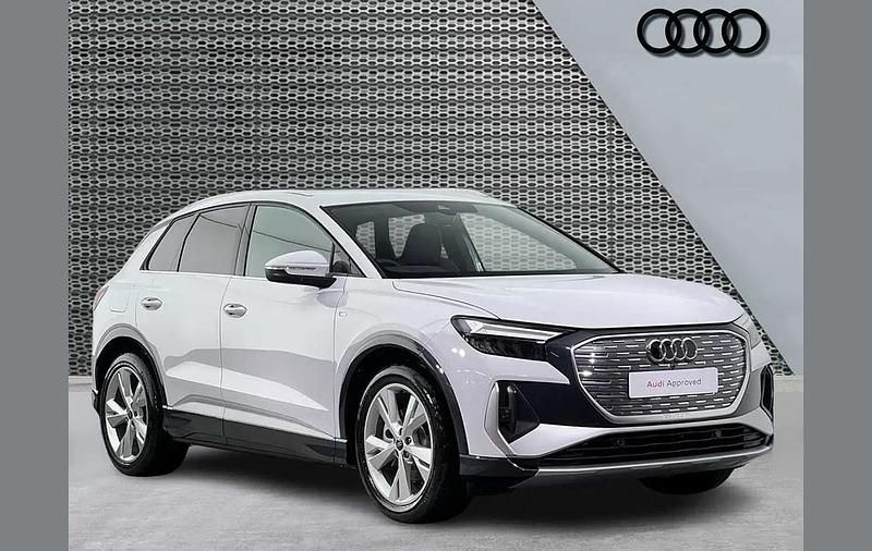 New Audi Q4 e-tron S-Line 150 kW (204 HP) 2026 White SUV