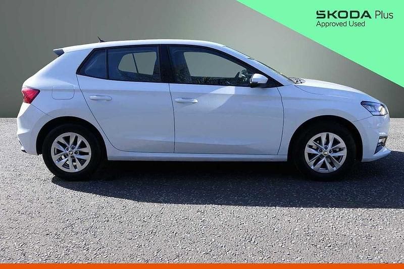 Used Skoda Fabia SE 59 HP (43 kW) 2025 Moon white metallic Hatchback