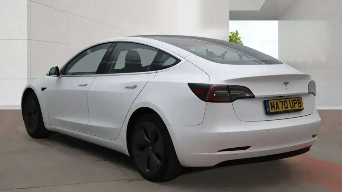 Used Tesla Model 3 Standard Range 366 kW (498 HP) 2020 White Sedan