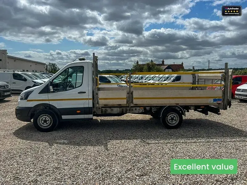 Begagnad Ford Transit 130 HK (95 kW) 2022 Vit Cab