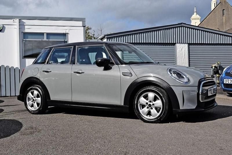 Begagnad Mini Cooper Classic 136 HK (100 kW) 2022 Grå Halvkombi