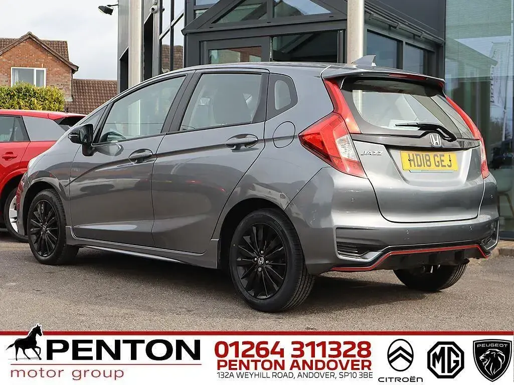 Second-hand Honda Jazz Sport 130 CP (95 kW) 2018 Gri Hatchback