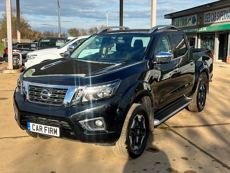 Black Used 2020 Nissan Navara Tekna Pickup | £12,500 (Good price) - Image 1/4