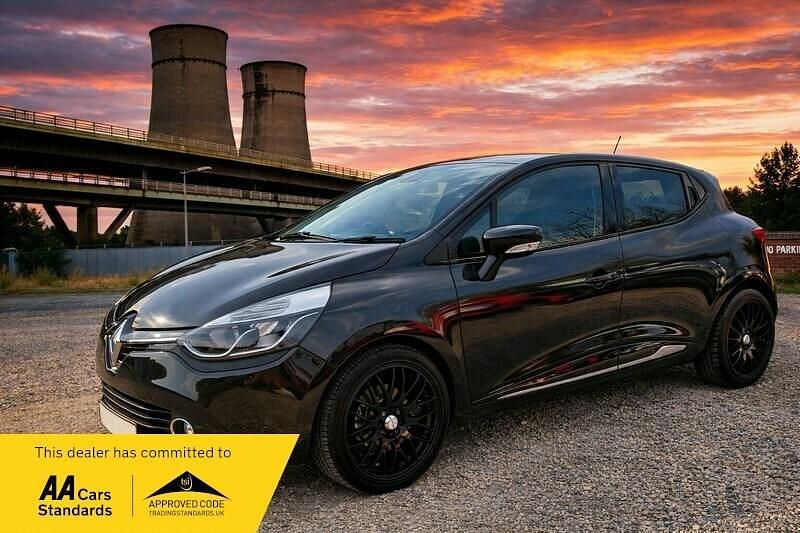 Used Renault Clio IV Dynamique 90 HP (66 kW) 2014 Black Hatchback