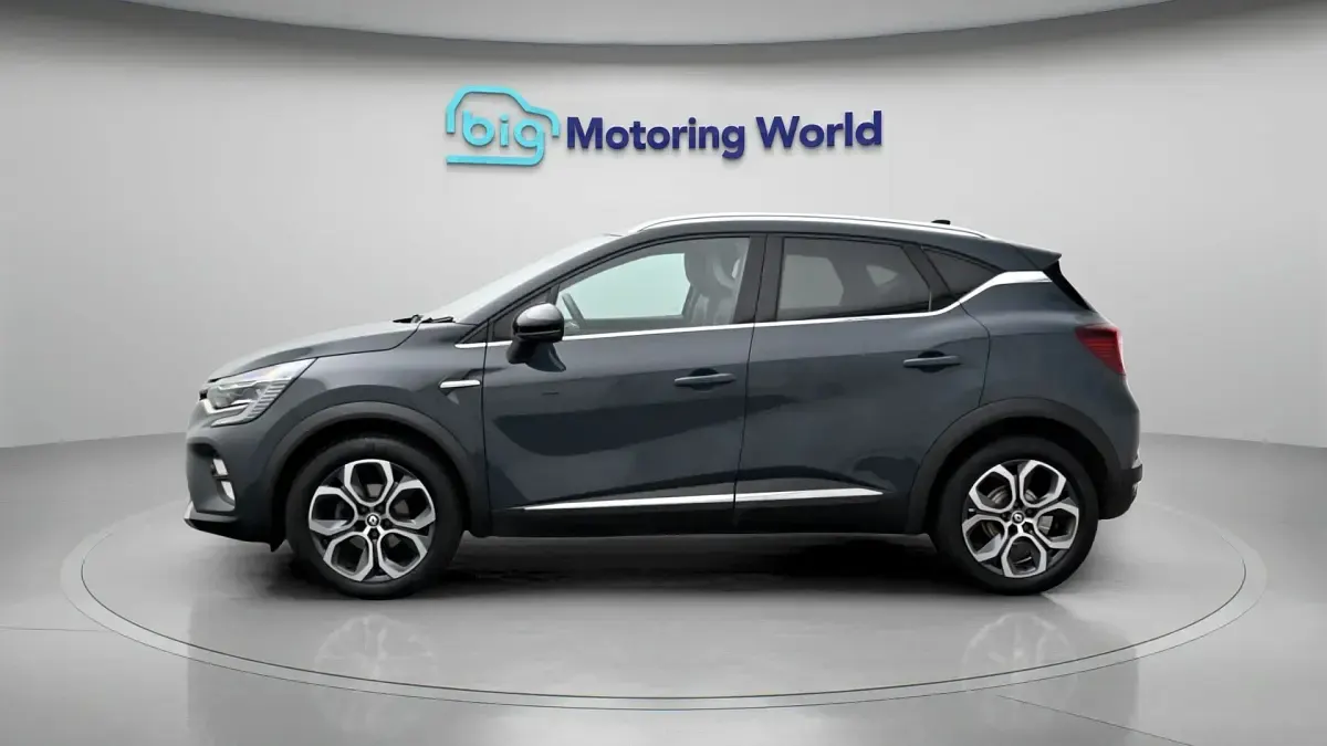Używany Renault Captur Techno 91 KM (66 kW) 2023 Niebieski SUV