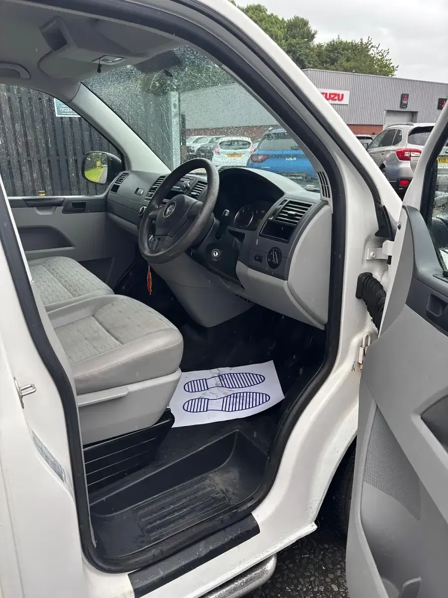 Used VW T5 102 HP (75 kW) 2012 White Van