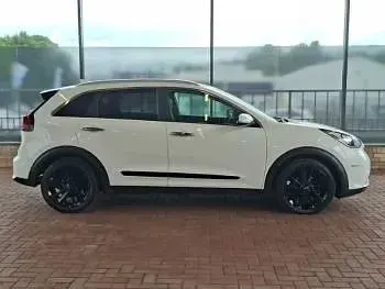 Used Kia Niro 141 HP (103 kW) 2018 White SUV