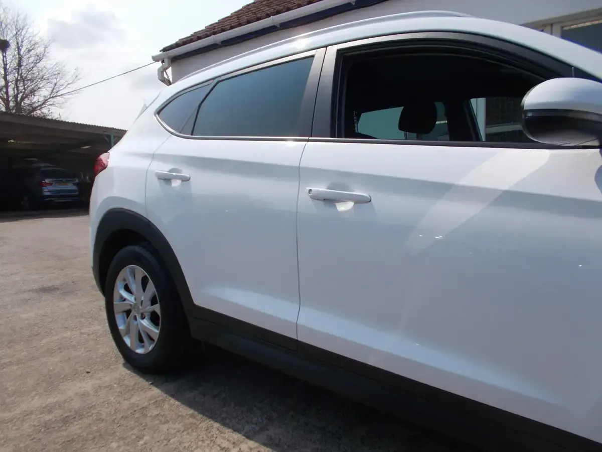 Used Hyundai Tucson SE 115 HP (84 kW) 2018 White SUV