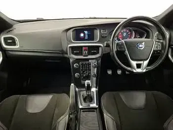 Used Volvo V40 R-Design 122 HP (89 kW) 2016 Blue Hatchback