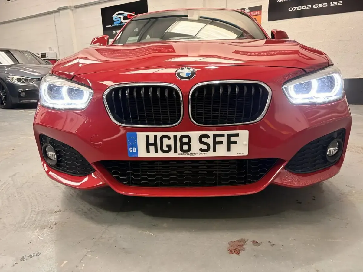 Usado BMW 118 M Sport 150 CV (110 kW) 2018 Rojo Utilitario