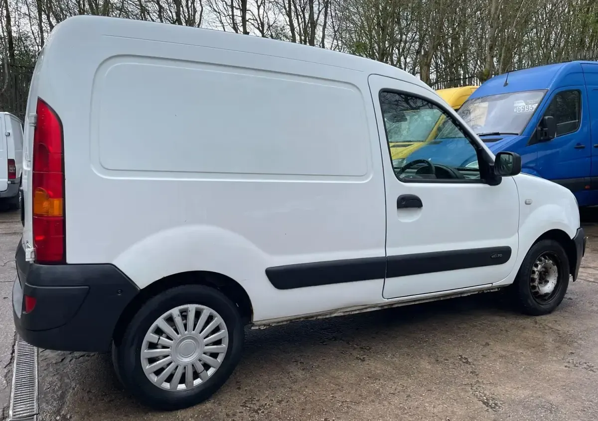 Usado Renault Kangoo 65 HP (47 kW) 2007 Branco Monovolume