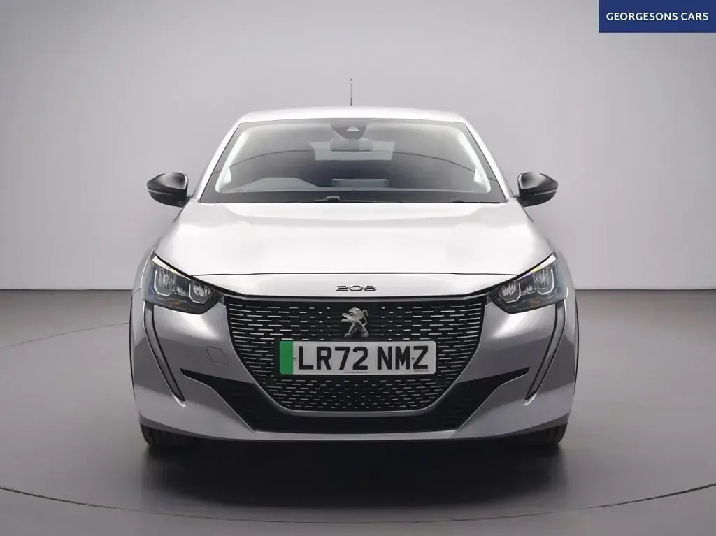 Second-hand Peugeot e-208 Active+ 100 kW (136 CP) 2023 Hatchback
