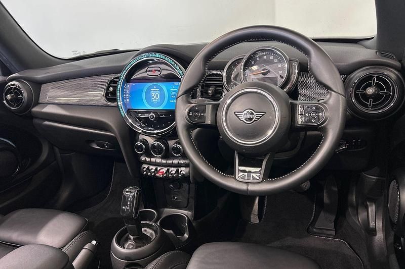 Usado Mini Cooper Exclusive 134 CV (98 kW) 2022 Amarillo Utilitario