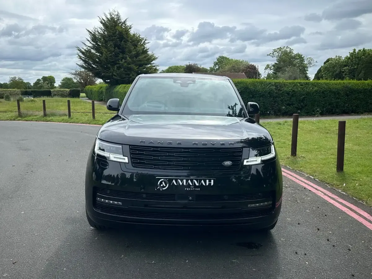 Begagnad Land Rover Range Rover First Edition 2022 Svart SUV