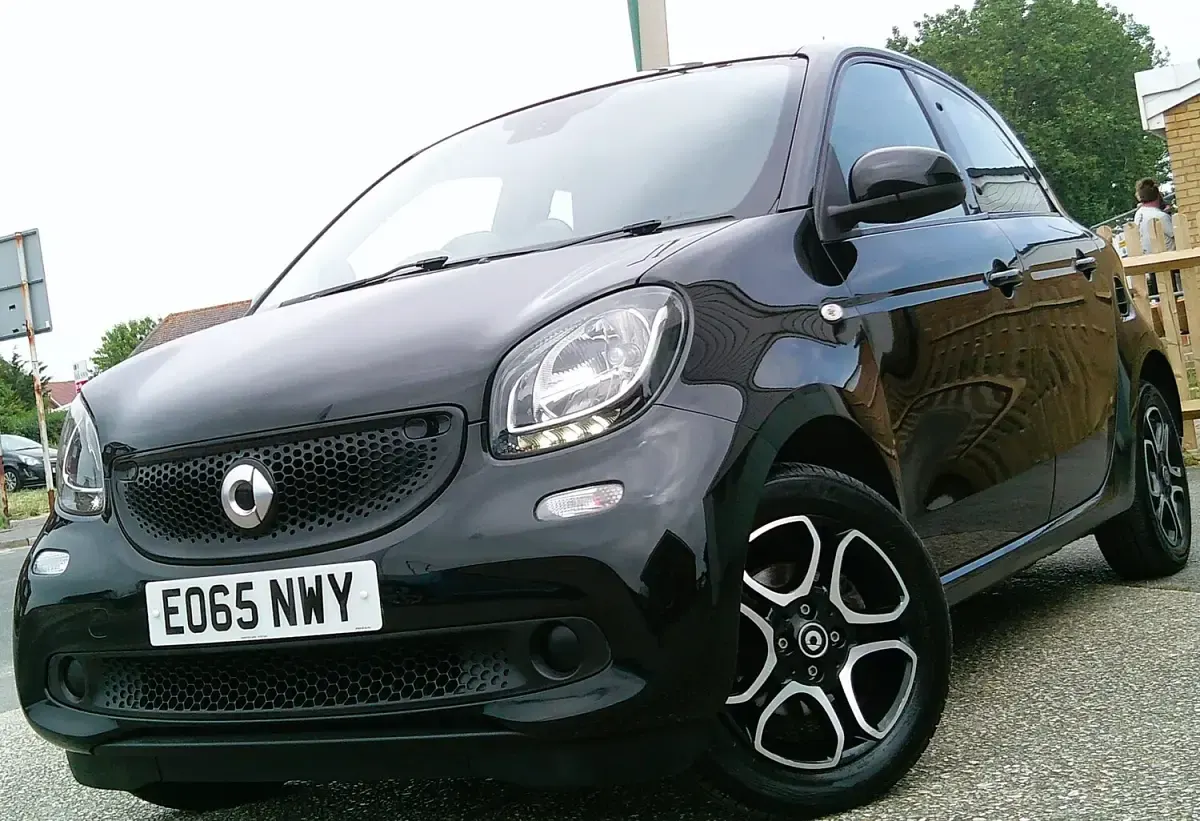 Used Smart ForFour Premium 71 HP (52 kW) 2015 Black Hatchback