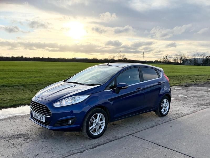 Used Ford Fiesta Zetec 82 HP (60 kW) 2014 Blue Hatchback