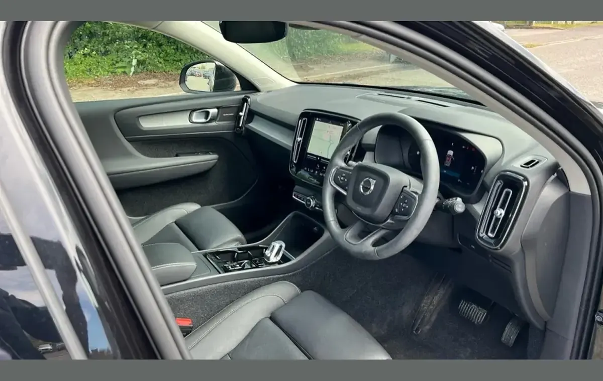 Used Volvo XC40 Ultimate 194 HP (142 kW) 2024 Black SUV