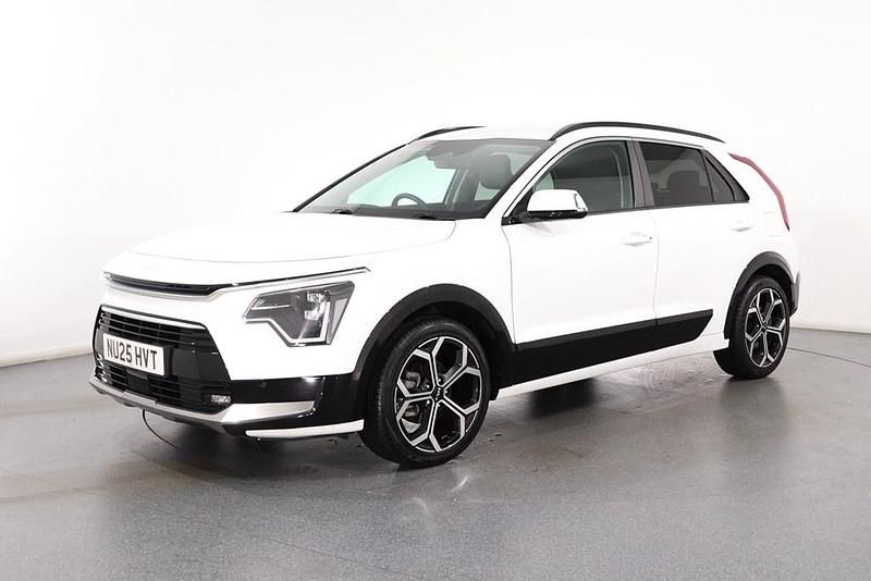 Used Kia Niro 2025 White SUV