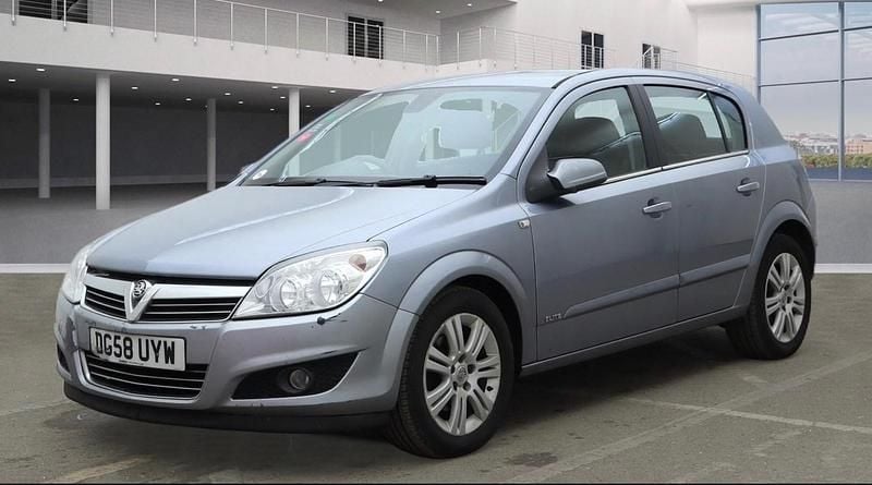 Used Vauxhall Astra Elite 2008 Silver Hatchback