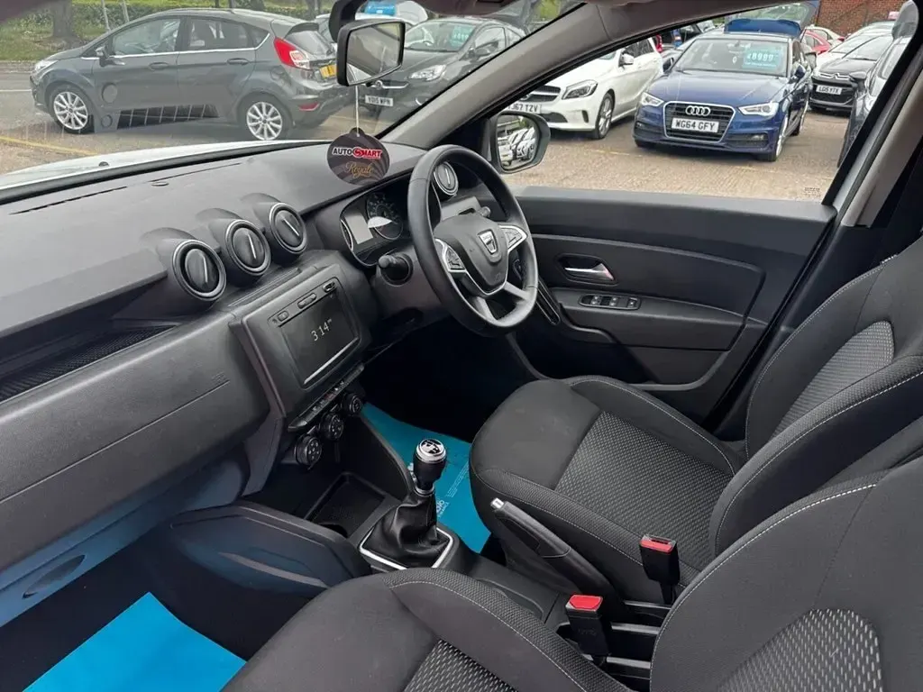 Begagnad Dacia Duster Comfort 100 HK (73 kW) 2020 Vit SUV