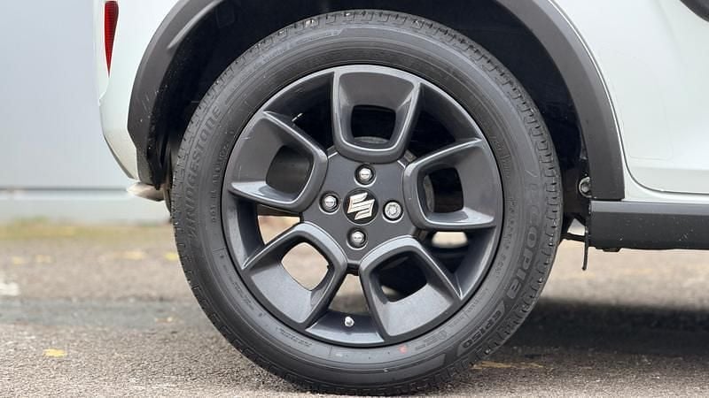 Used Suzuki Ignis SZ-T 83 HP (61 kW) 2022 White SUV