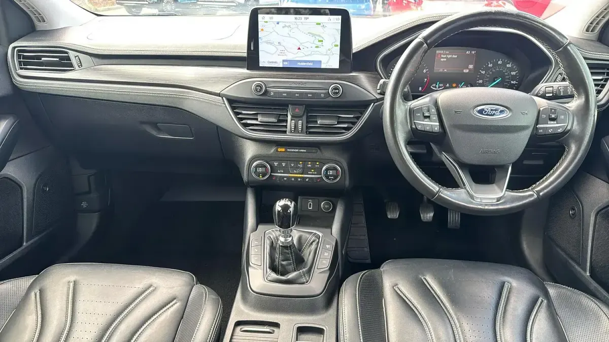 Used Ford Focus Vignale 125 HP (91 kW) 2019 White Hatchback