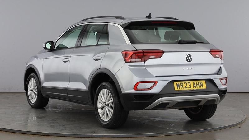 Used VW T-Roc Life 110 HP (80 kW) 2023 Silver SUV
