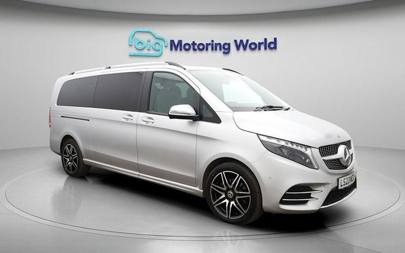 Used Mercedes V300 AMG line 237 HP (174 kW) 2023 Silver MPV