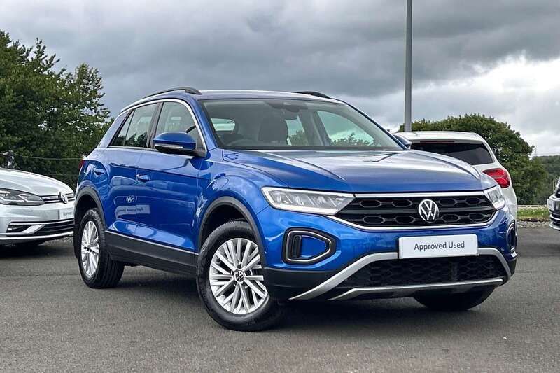 Blue Used 2022 VW T-Roc Life SUV | £17,995 (Fair price) - Image 1/4