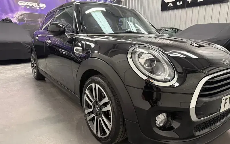 Used Mini Cooper Hatch 136 HP (100 kW) 2018 Black Hatchback