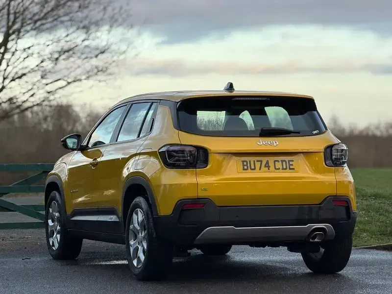 Usado Jeep Avenger Altitude 2024 Amarelo SUV