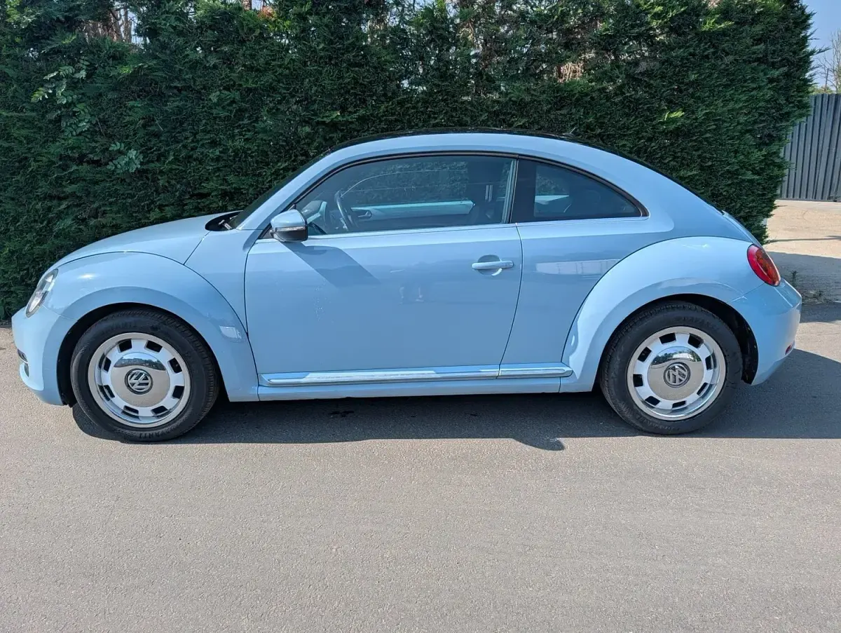 Used VW Beetle Design 105 HP (77 kW) 2015 Blue Hatchback