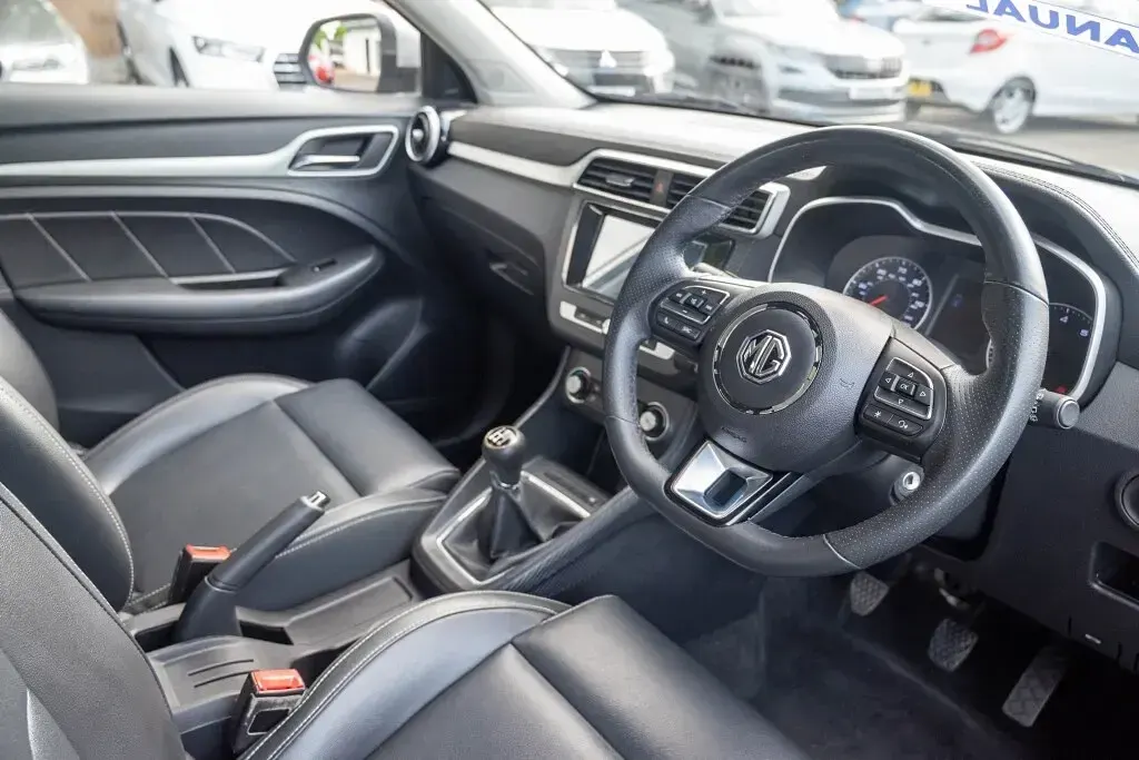 Used MG ZS Exclusive 106 HP (77 kW) 2018 Silver SUV