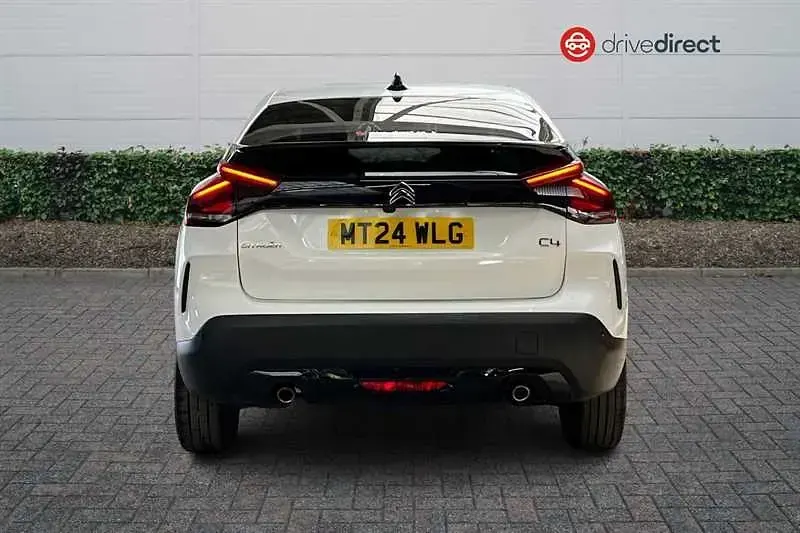 Used Citroën C4 PureTech 130 HP (95 kW) 2024 White SUV