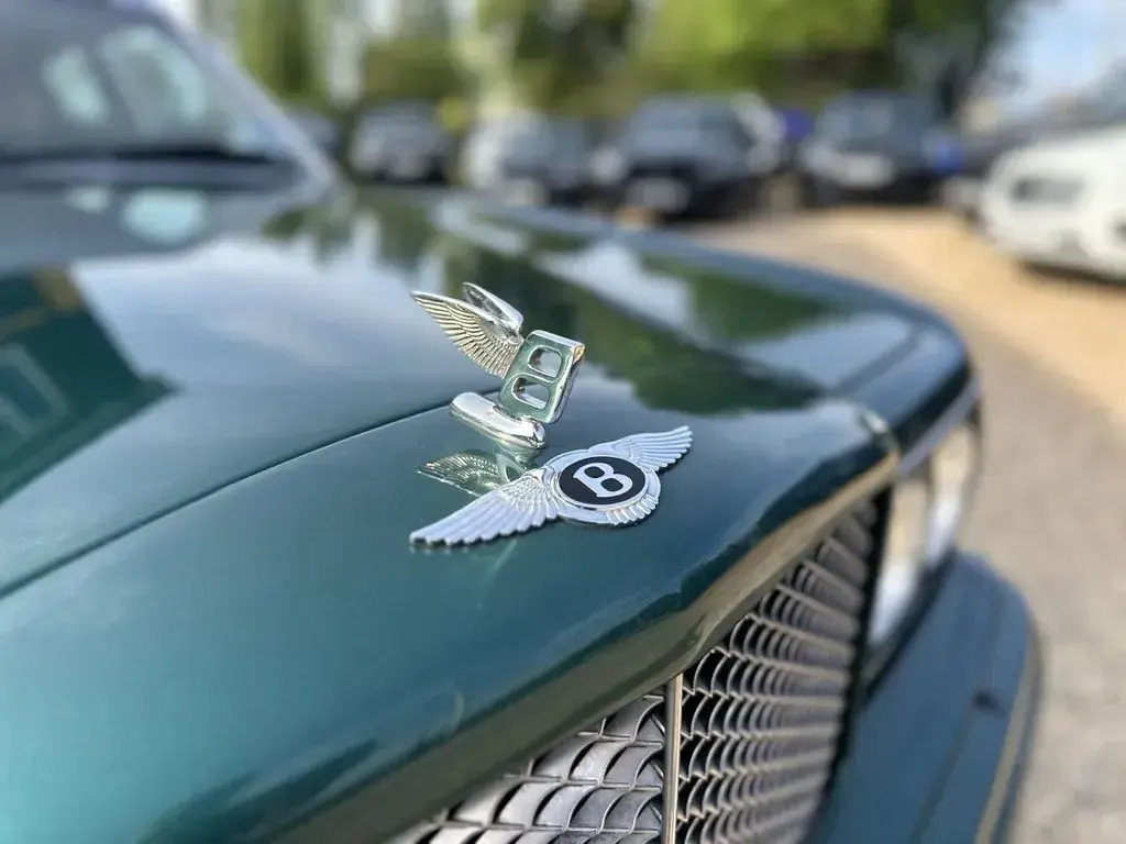 Used Bentley Brooklands 300 HP (220 kW) 1996 Green Sedan