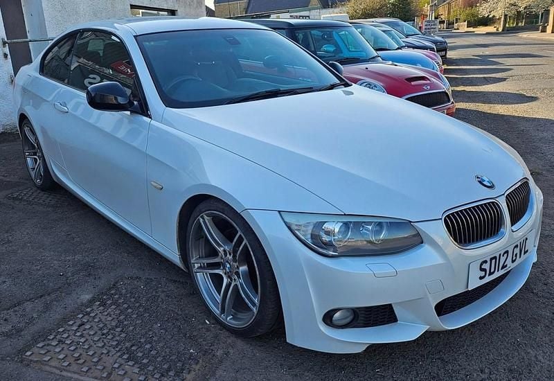 White Used 2012 BMW 318 Sport Line Coupe | £5,000 (A bit pricey) - Image 1/4