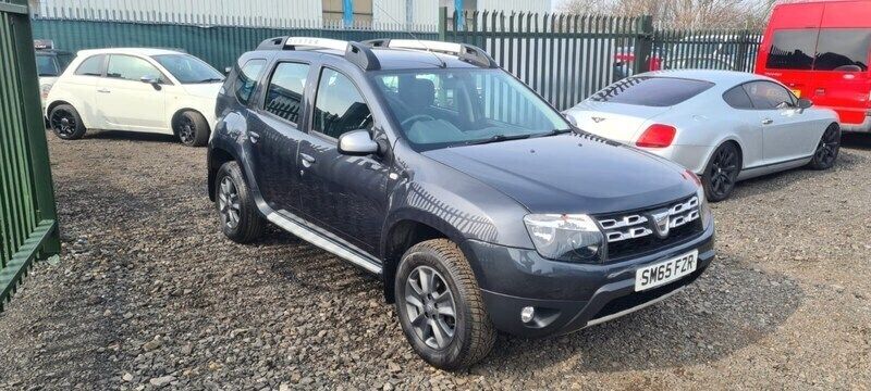 Grey Used 2015 Dacia Duster Lauréate SUV | £2,995 (Fair price) - Image 1/4