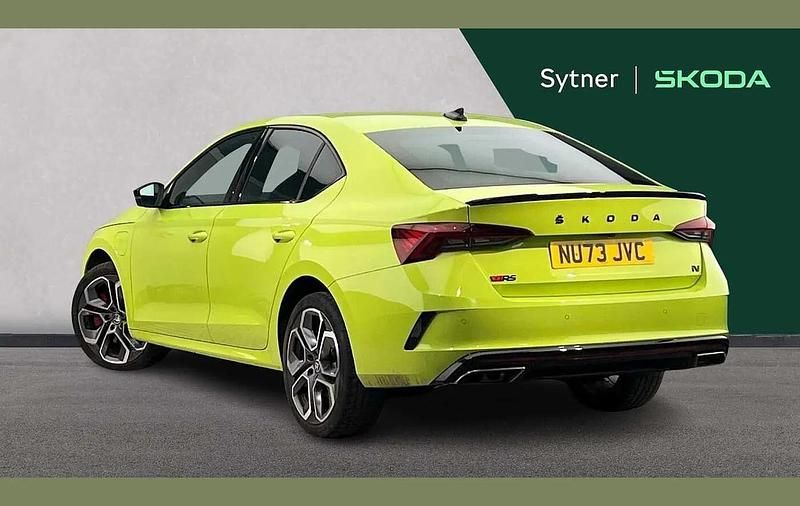 Used Skoda Octavia vRS 241 HP (177 kW) 2023 Green Hatchback