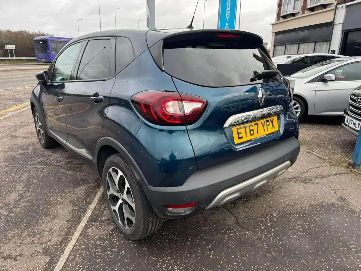 Second-hand Renault Captur Signature 90 CP (66 kW) 2017 Albastru SUV