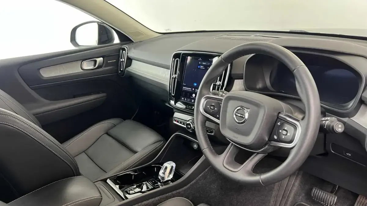 Used Volvo XC40 Ultra 194 HP (142 kW) 2025 Black SUV