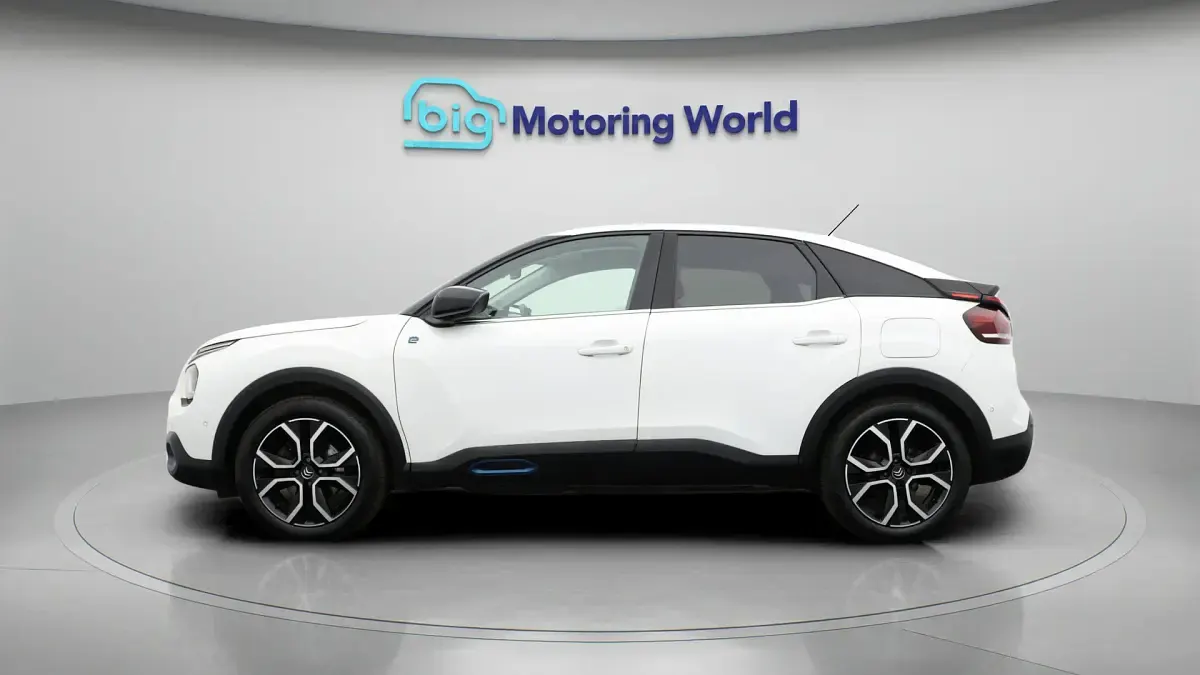 Usado Citroën e-C4 Shine 100 kW (136 CV) 2022 Blanco Utilitario