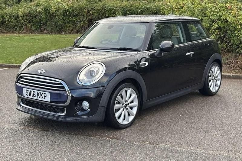 Black Used 2016 Mini Cooper Hatch Hatchback | £7,300 (Fair price) - Image 1/1