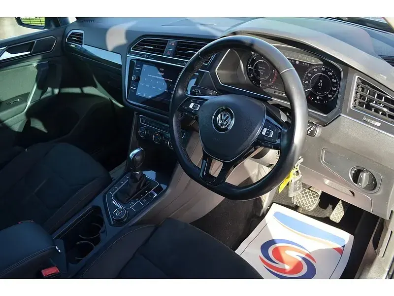 Second-hand VW Tiguan SEL 150 CP (110 kW) 2018 Argintiu SUV