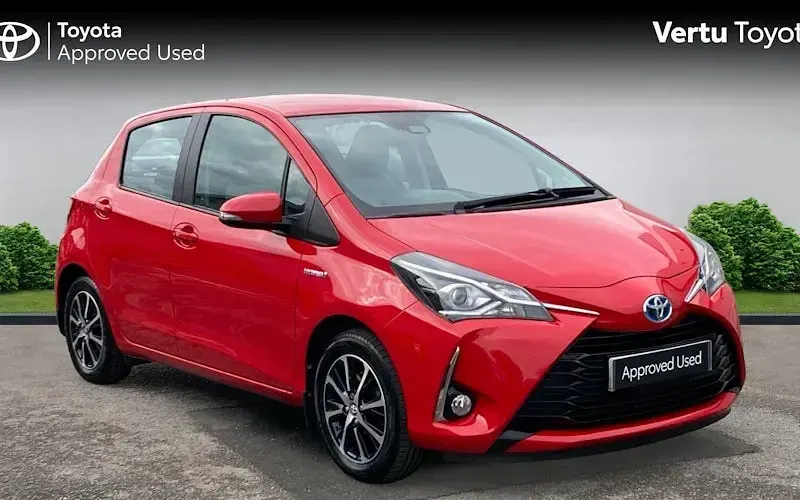 Second-hand Toyota Yaris Hybrid 101 CP (74 kW) 2019 Hatchback