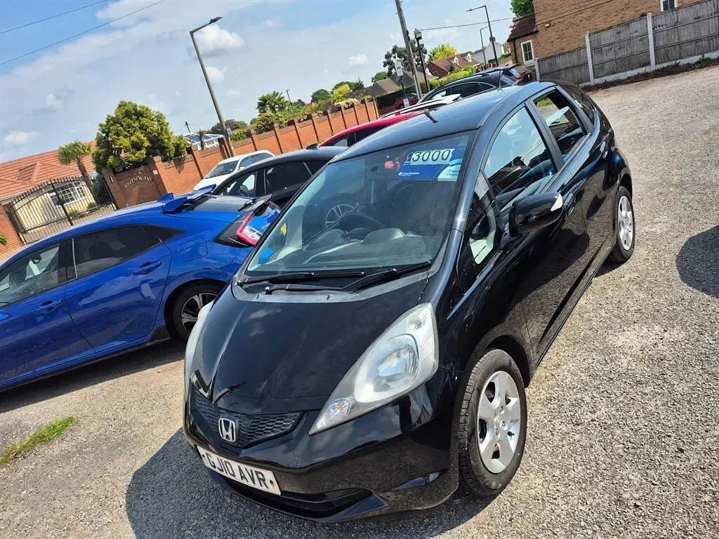 Used Honda Jazz ES 100 HP (73 kW) 2010 Black Hatchback
